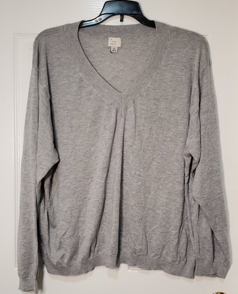 A New Day XL Gray V Neck Sweater Lightweight Knit Long Sleeve Pullover